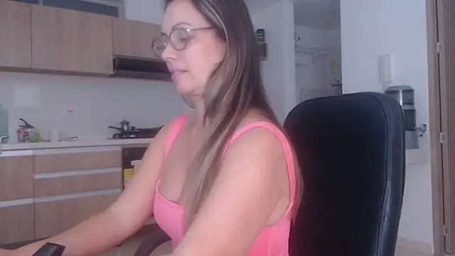 Snapshot of LovePaula chatting on 06-22-26, 12:49 LovePaula online show from 06-22-26, 12:49
