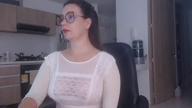 Snapshot of LovePaula chatting on 07-13-26, 12:43 LovePaula online show from 07-13-26, 12:43