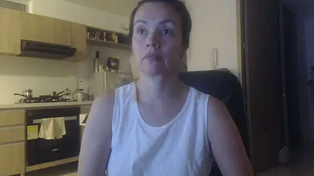 Snapshot of LovePaula chatting on 05-25-26, 12:21 LovePaula online show from 05-25-26, 12:21