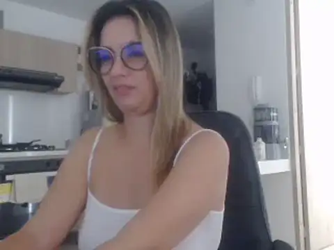 LovePaula online show from 03-15-25, 03:48