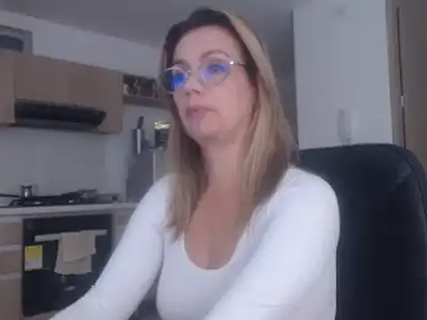 LovePaula online show from 03-10-25, 11:45