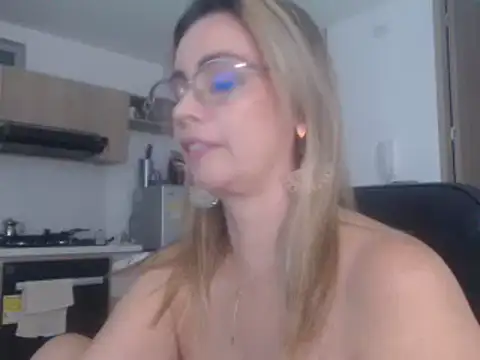 LovePaula online show from 03-17-25, 01:14