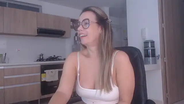 LovePaula online show from 02-06-26, 10:33