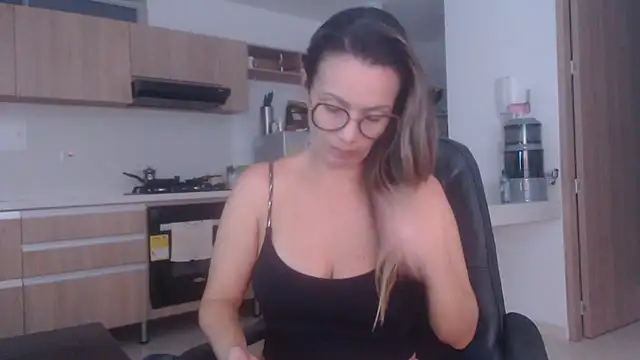 LovePaula online show from 02-24-26, 12:11