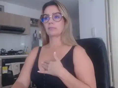 LovePaula online show from 03-05-25, 10:21