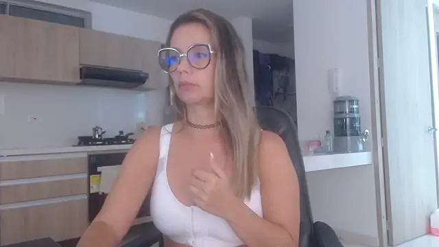 LovePaula online show from 12-02-25, 11:56