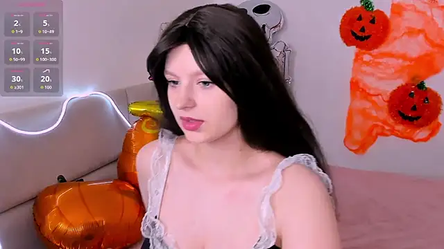 AishaAysitt online show from 10-19-25, 03:20
