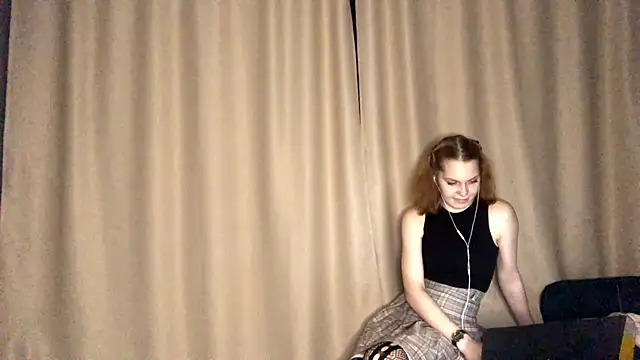 FoxLina online show from 10-10-25, 07:47