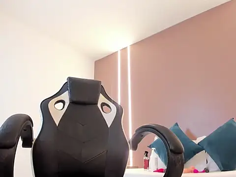 zoee zi online show from 03-14-26, 08:37