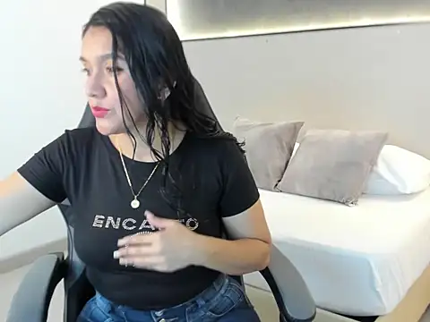 Snapshot of zoee_zi chatting on 09-27-25, 06:58 zoee zi online show from 09-27-25, 06:58