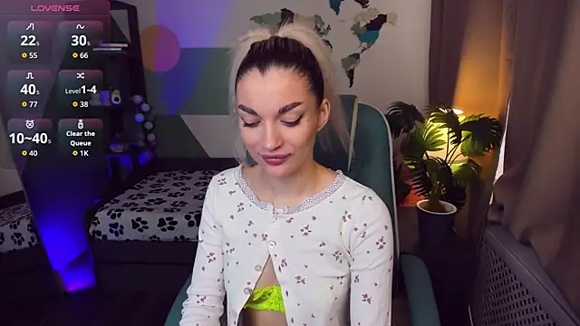 Alice Cutieee online show from 10-06-25, 10:38