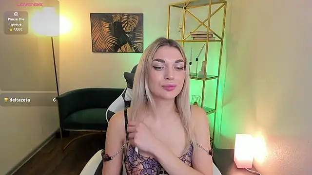 Alice Cutieee online show from 10-11-25, 03:57