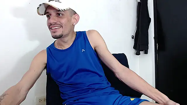 Snapshot of LATINO27CM chatting on 02-01-26, 12:31 LATINO27CM online show from 02-01-26, 12:31