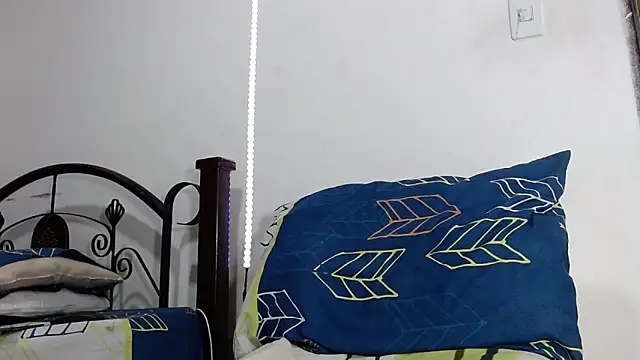 LATINO27CM online show from 11-18-25, 01:10