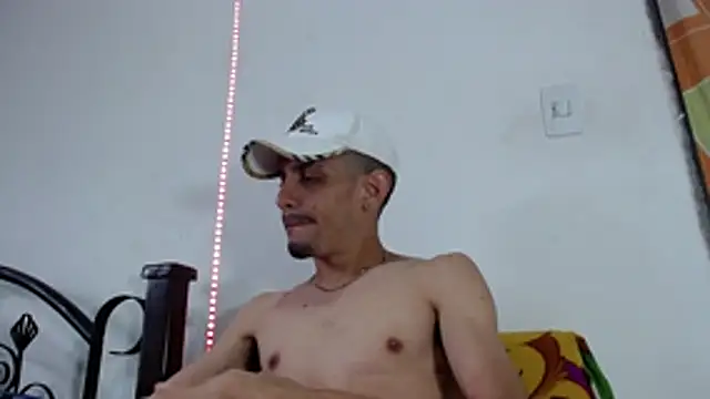 LATINO27CM online show from 11-05-25, 04:32