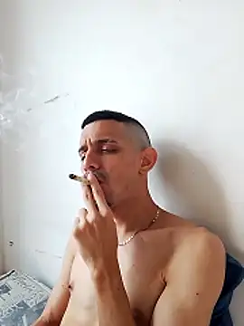 LATINO27CM online show from 10-15-25, 03:42