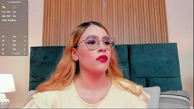 Snapshot of Amber_kiss_ chatting on 05-18-26, 06:56 Amber kiss online show from 05-18-26, 06:56