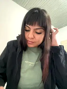 Snapshot of Bulma04 chatting on 10-28-25, 05:12 Bulma04 online show from 10-28-25, 05:12