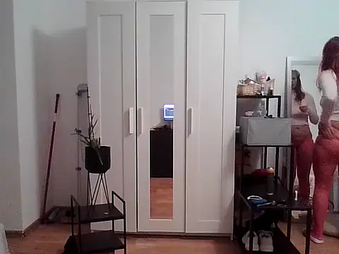 HotLenaX online show from 10-22-25, 12:21