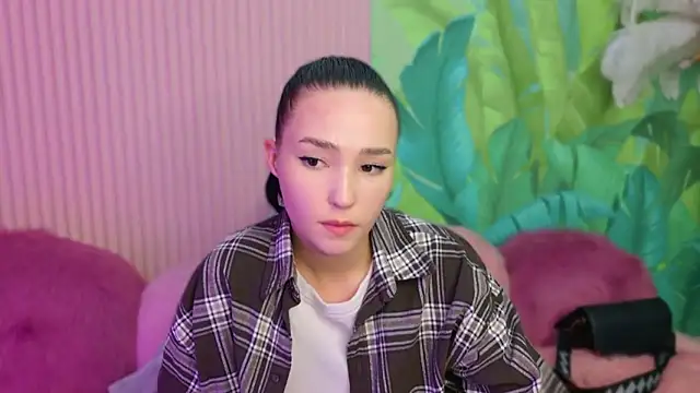 Amanda Choi online show from 10-05-25, 06:42