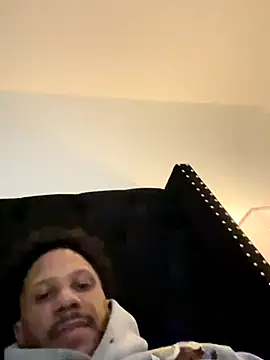 smuckle899 online show from 10-20-25, 07:20