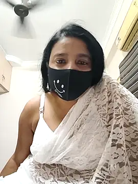 Charm Queen online show from 02-11-26, 03:34