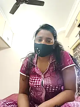 Charm Queen online show from 02-08-26, 06:00