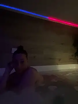 Snapshot of Reine_du_Vice84 chatting on 02-23-26, 01:40 Reine du Vice84 online show from 02-23-26, 01:40