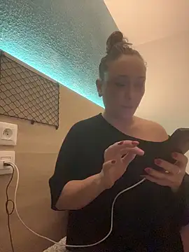 Snapshot of Reine_du_Vice84 chatting on 02-18-26, 10:33 Reine du Vice84 online show from 02-18-26, 10:33