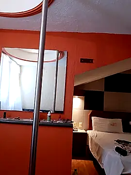 transreyna online show from 03-18-25, 06:50