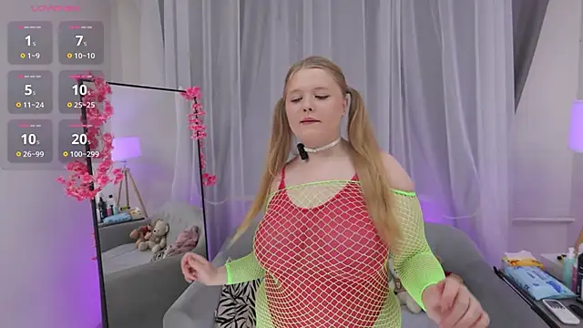  Luna Sweety  online show from 10-04-25, 09:16