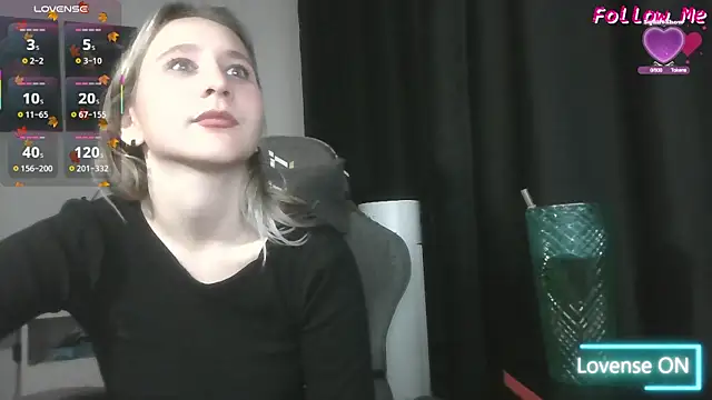 Snapshot of ChristinaFivePlus chatting on 10-10-25, 06:20 ChristinaFivePlus online show from 10-10-25, 06:20