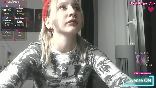 Snapshot of ChristinaFivePlus chatting on 10-09-25, 05:13 ChristinaFivePlus online show from 10-09-25, 05:13