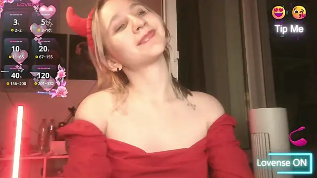Snapshot of ChristinaFivePlus chatting on 10-07-25, 08:43 ChristinaFivePlus online show from 10-07-25, 08:43