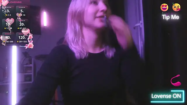 Snapshot of ChristinaFivePlus chatting on 10-05-25, 07:15 ChristinaFivePlus online show from 10-05-25, 07:15