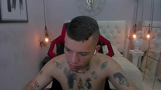 wildthor26 online show from 10-07-25, 04:35