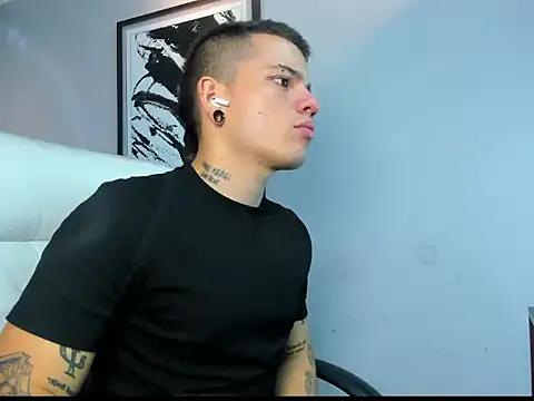 wildthor26 online show from 09-30-25, 02:06