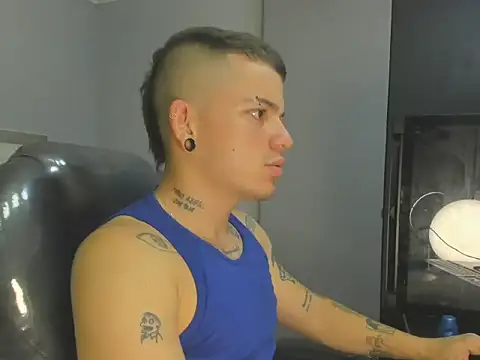 wildthor26 online show from 10-04-25, 04:14