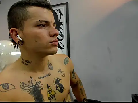 wildthor26 online show from 10-20-25, 03:19