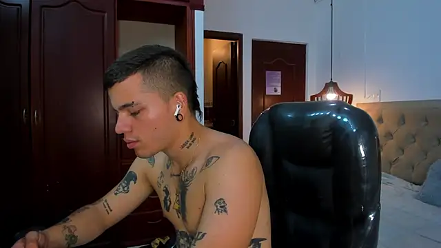 wildthor26 online show from 09-29-25, 04:08