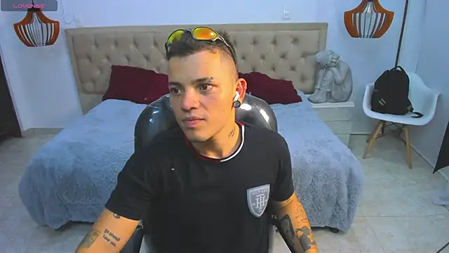 wildthor26 online show from 02-07-26, 03:25