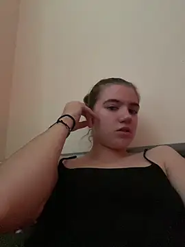 Snapshot of Lucy-XXX- chatting on 10-07-25, 04:30 Lucy-XXX- online show from 10-07-25, 04:30