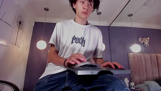 Helios Obscuro online show from 11-13-25, 03:32