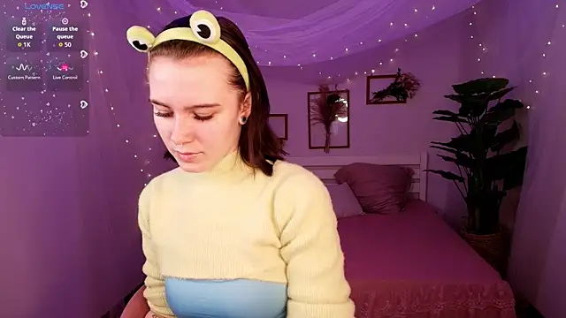 Snapshot of Elastikisss chatting on 02-05-26, 08:32 Elastikisss online show from 02-05-26, 08:32