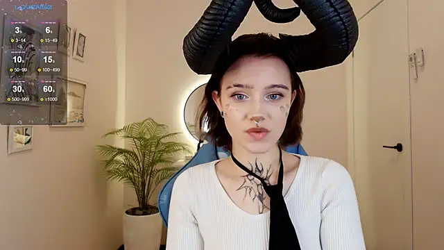 Elastikisss online show from 10-28-25, 02:34