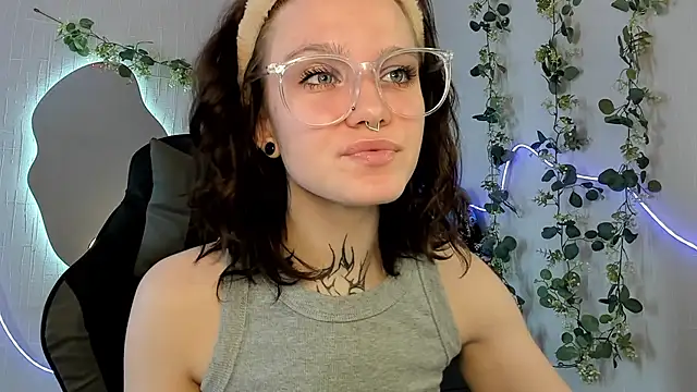 Elastikisss online show from 04-22-26, 07:04