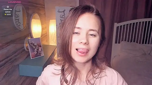 Crysta1Eva  online show from 11-20-25, 08:04