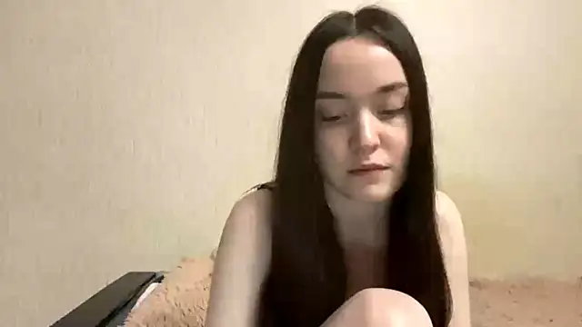 Snapshot of VividSienna chatting on 10-21-25, 12:26 VividSienna online show from 10-21-25, 12:26