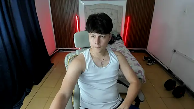 Snapshot of daniel_leon chatting on 05-21-26, 06:49 daniel leon online show from 05-21-26, 06:49