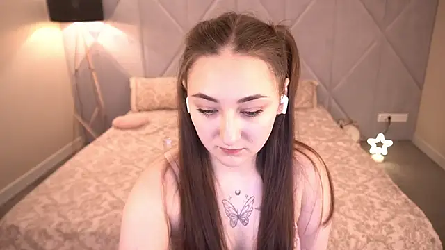 SashaDuvalle online show from 04-11-26, 06:33